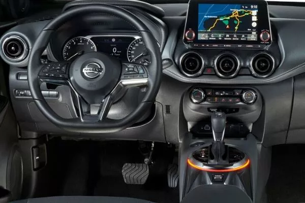 Juke cockpit