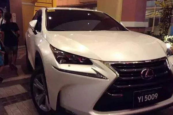 Lexus XE30 front view