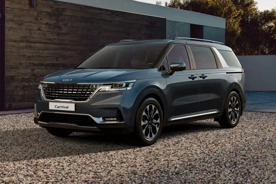 Kia Carnival front view