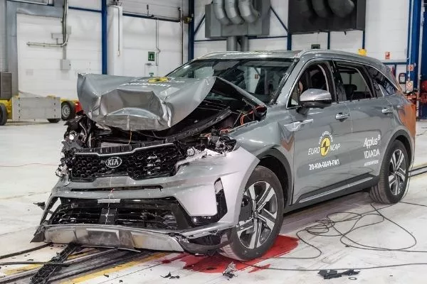 2021 Kia Sorento crash test