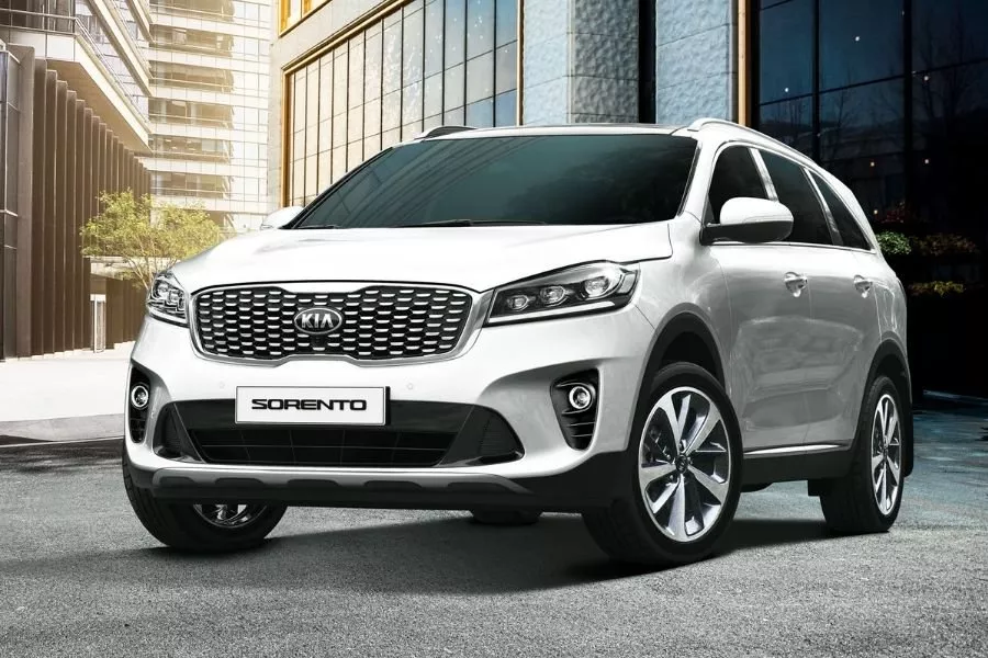 Kia Sorento front profile
