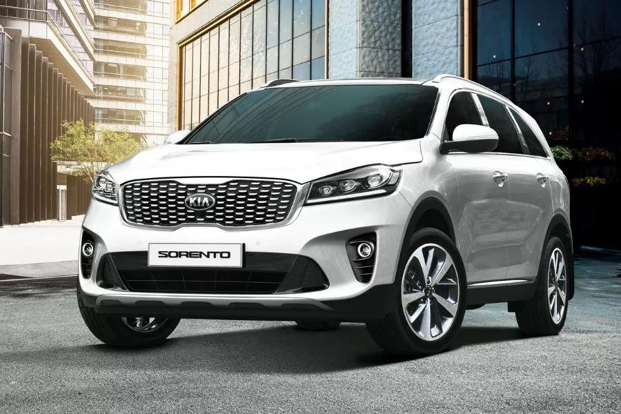 Kia Sorento front view