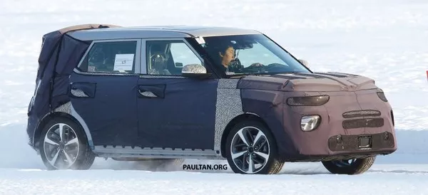Kia Soul 2019 spy shot testing on the snow