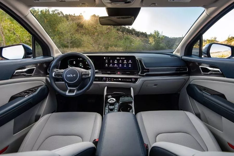 Kia Sportage Hybrid interior view