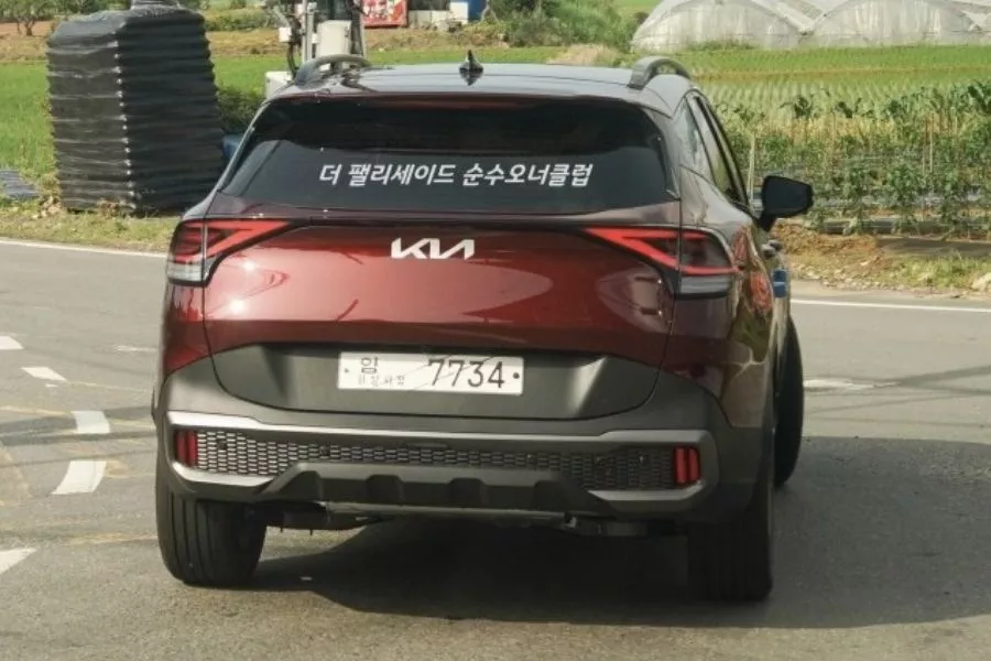 Spy shot Kia Sportage X-Line rear view