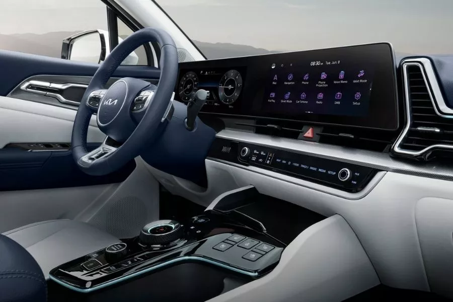 2022 Kia Sportage interior view