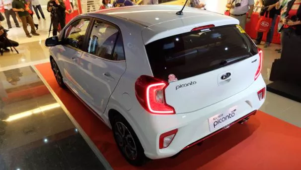 angular rear of the 2018 Kia Picanto
