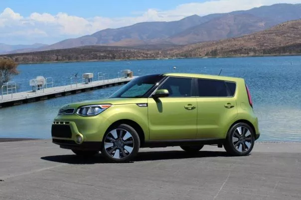 Side view of the 2017 Kia Soul
