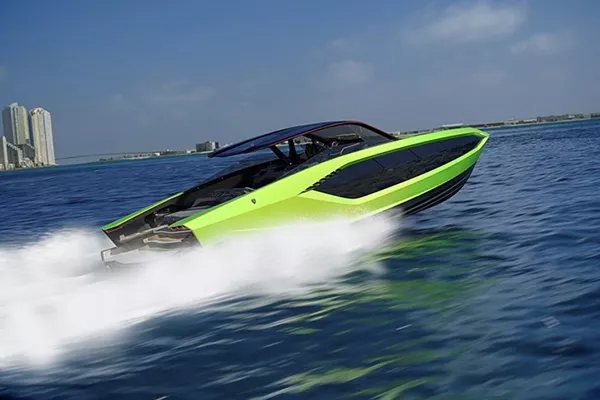 A picture of the Tecnomar for Lamborghini 63 on the ocean