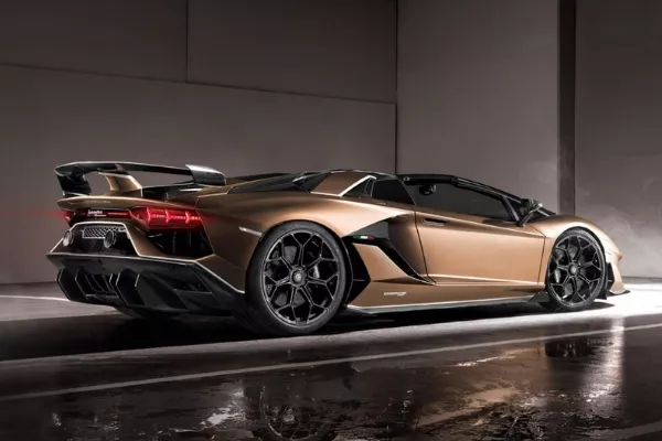 Back view of a Aventador
