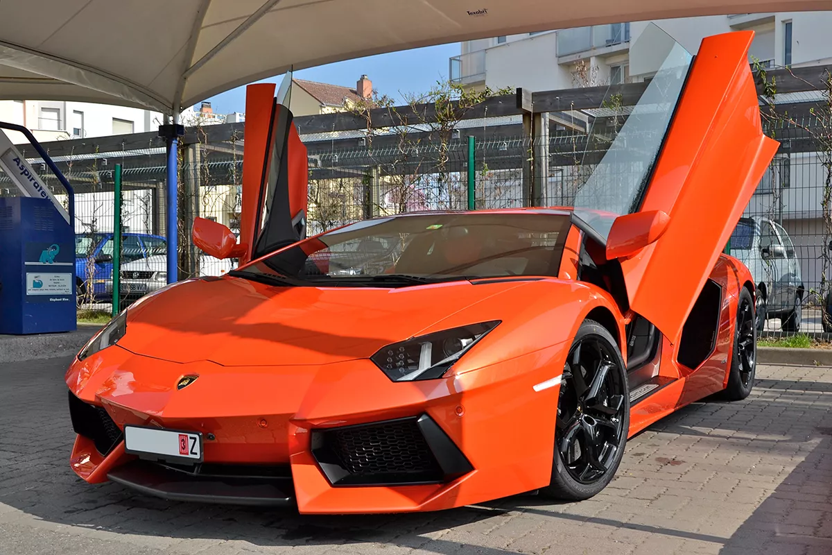 A picture of the Aventador with its doors open