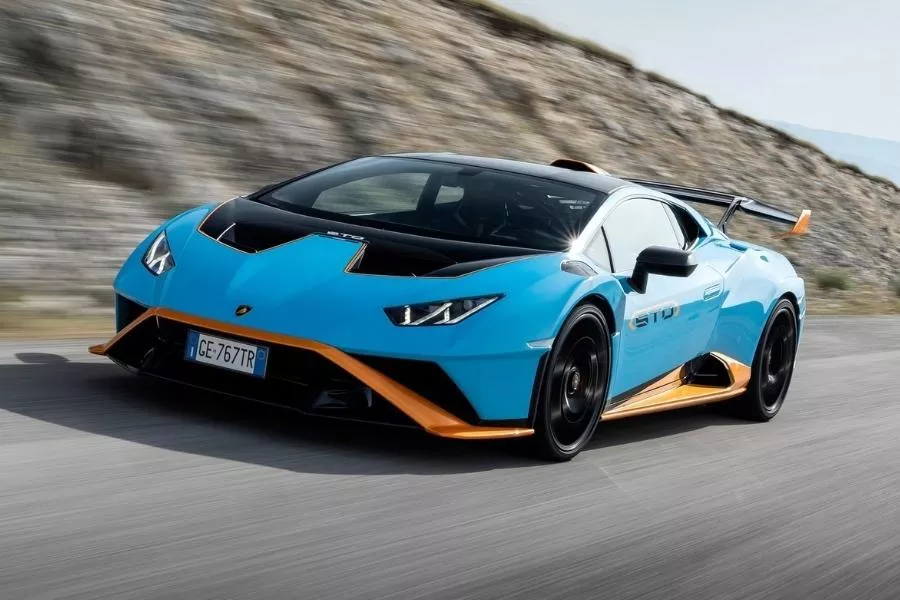 Lamborghini Huracan STO front view