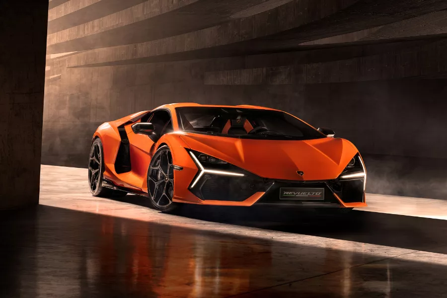 Lamborghini Revuelto front view