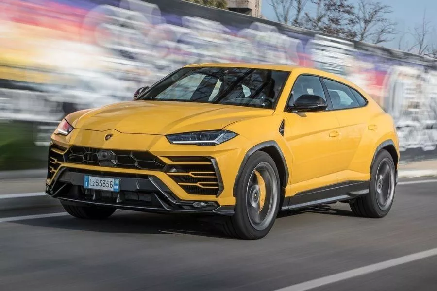 Lamborghini Urus front view