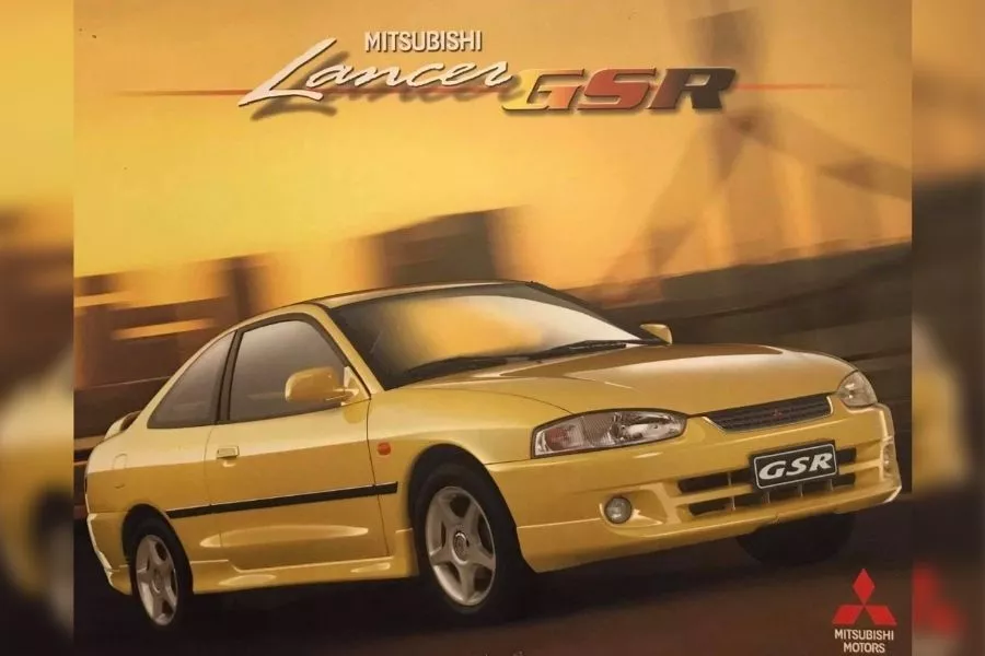 A picture of the Mitsubishi Lancer GSR facelift brochure