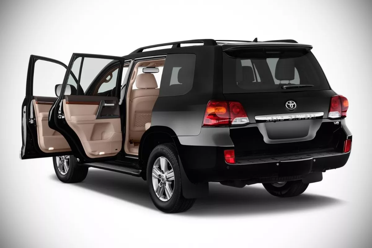 A picture of the rear of the Toyota Land Cruiser with the doors open
