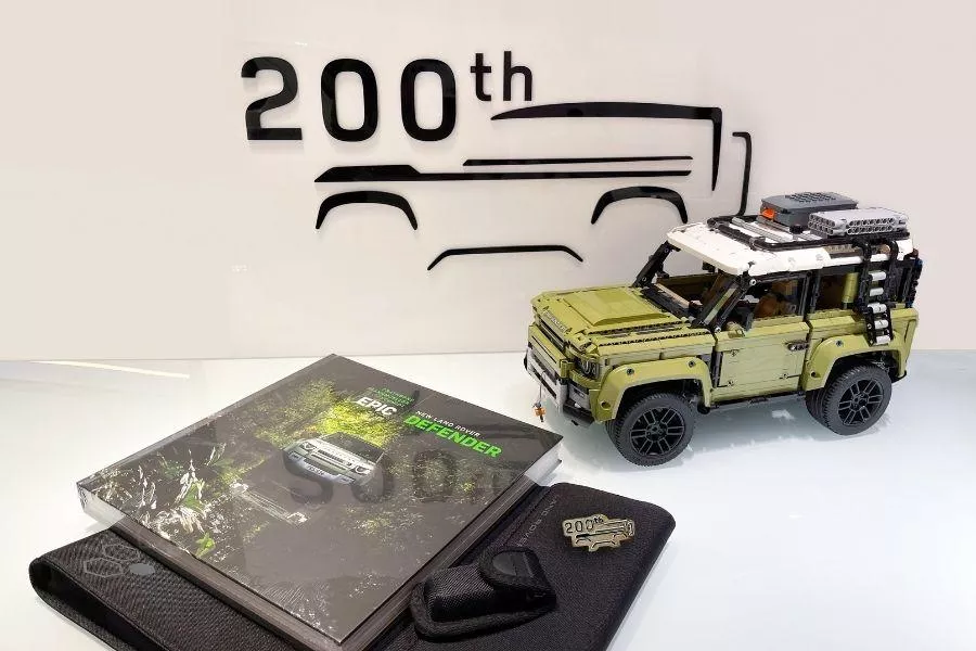 Land Rover Defender 200th unit release