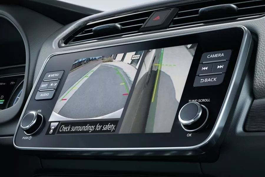 A picture of the Nissan LEAF's headunit