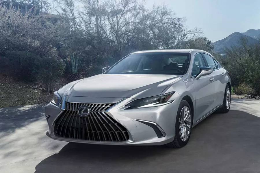 A picture of the Lexus ES