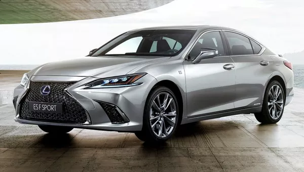 Lexus ES 2019 angular front