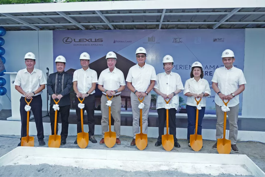 A picture of executives attending the Lexus BGC showroom groundbreaking ceremony.