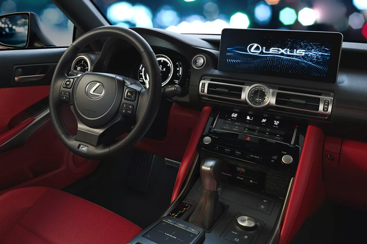 A picture of the IS 350 F Sport's interior