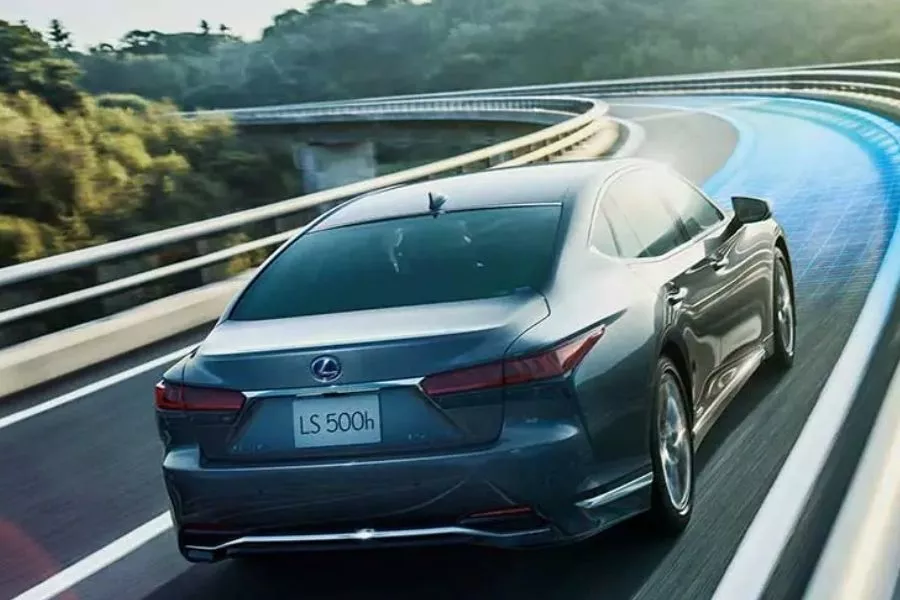 Lexus LS rear view