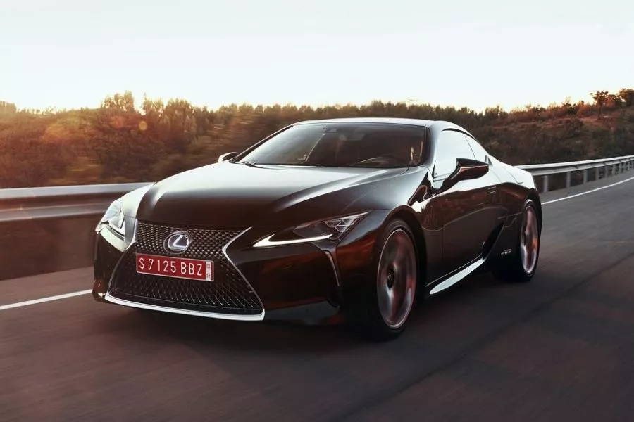 A picture of the LC500h on the road