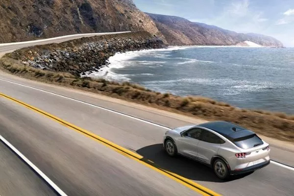 More accurate battery technology means greater peace of mind Mach-E road