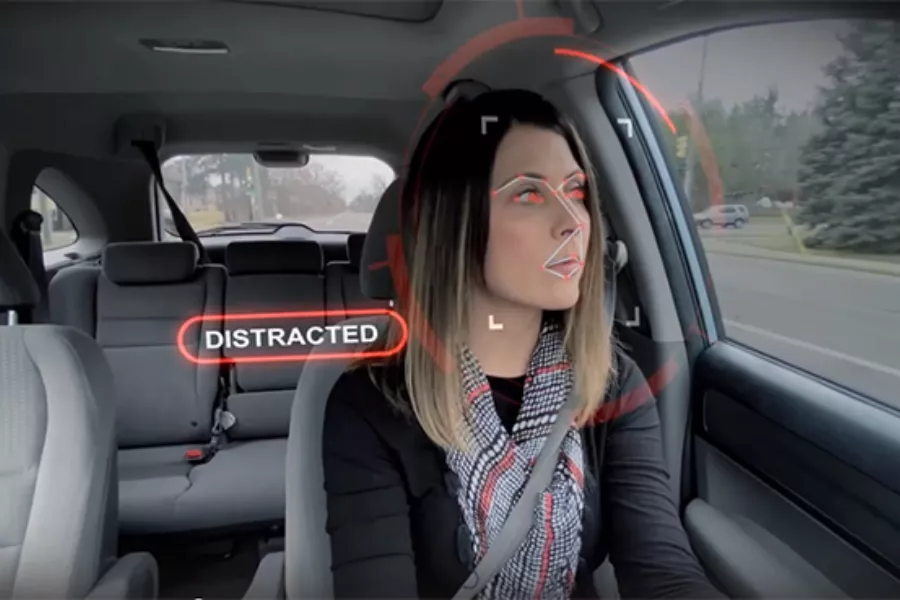 A picture of a distracted driver