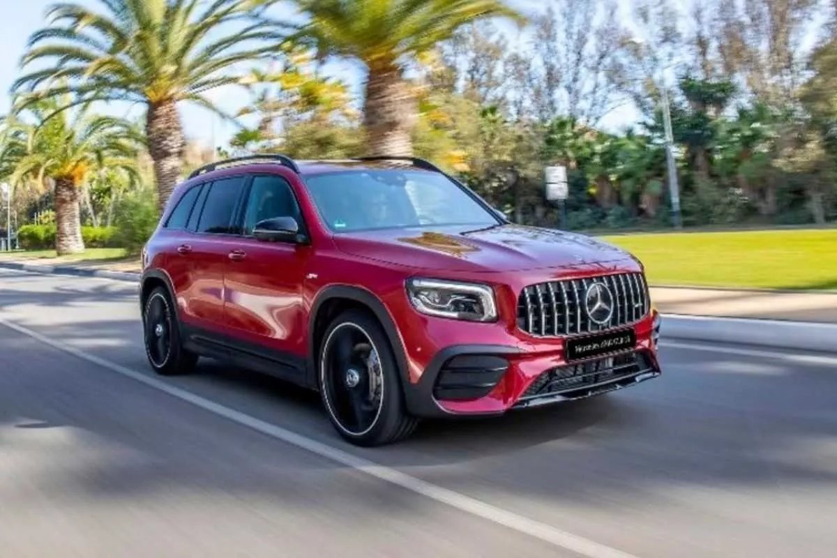 A picture of the Mercedes-AMG GLB 34 4MATIC on the road.