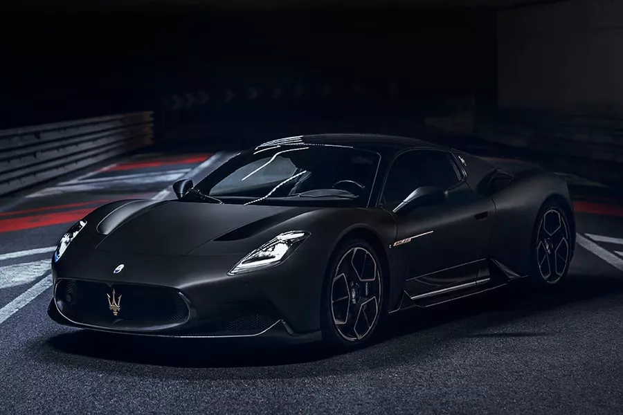 Maserati MC20 Notte front view