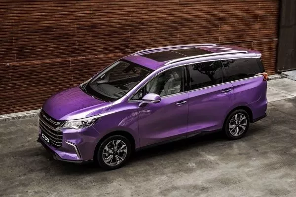 The Maxus G50 in Roland Purple paint finish The newly-added Maxus G50