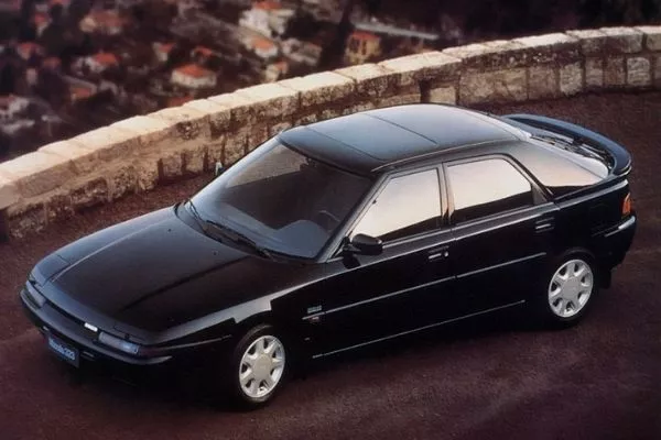 A picture of the Mazda 323F Astina