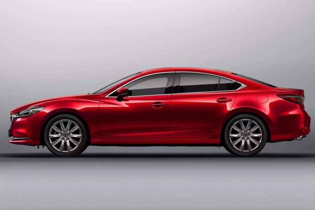 A picture of the side of the Mazda 6