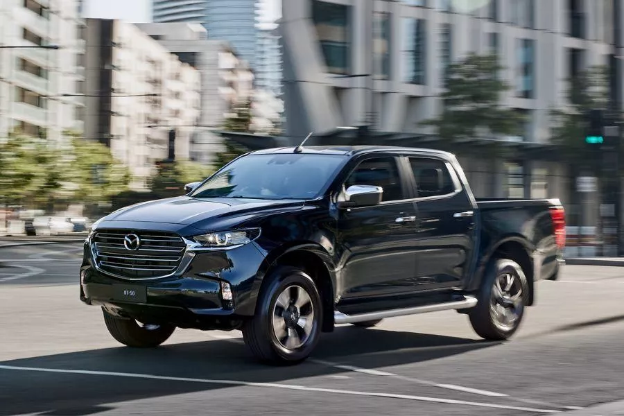 2022 Mazda BT-50 front view