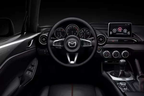 Mazda MX-5 2019 dashboard area