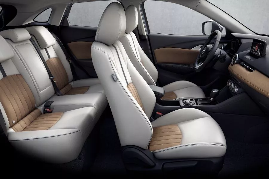 2022 Mazda CX-3 Elegance interior view