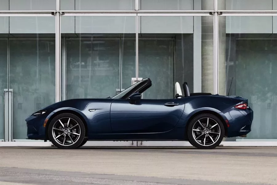 Mazda MX-5 side view