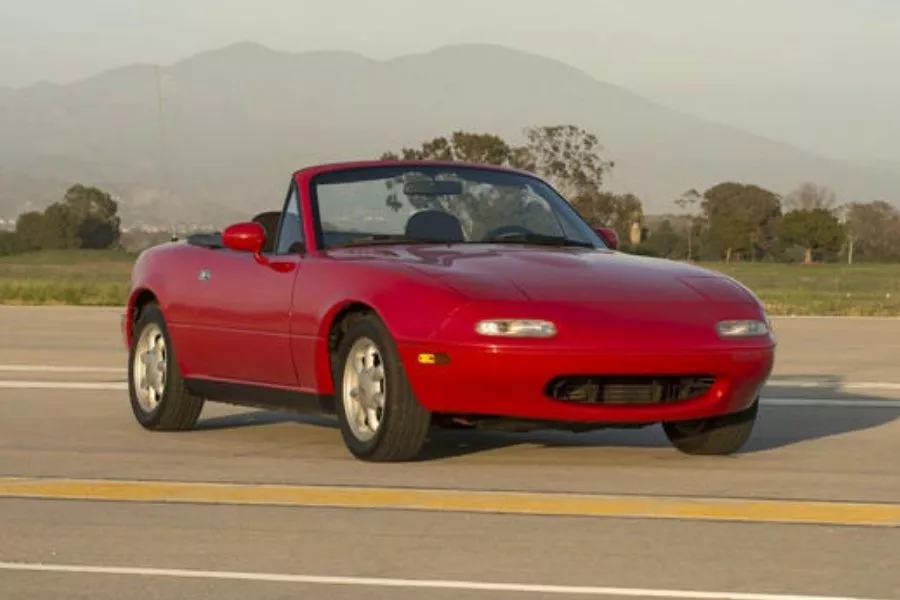 First-gen Mazda MX-5 front view