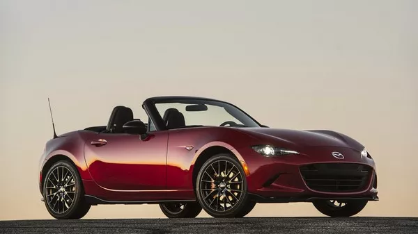 Mazda MX-5 Miata RF 2019 angular front