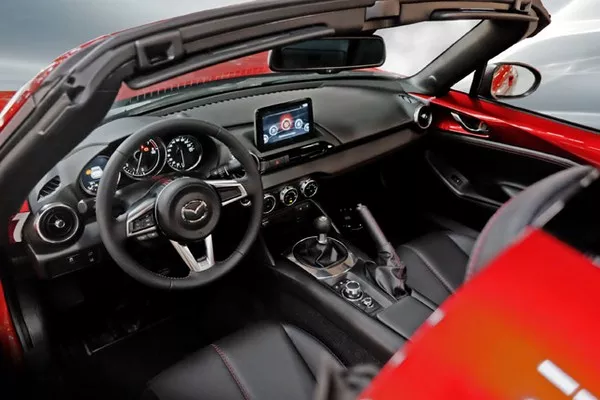 Mazda MX-5 2018 dashboard area