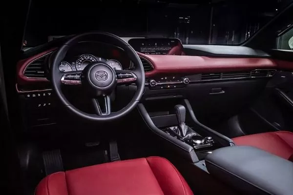 Interior view of the Mazda3 edition100 Interior view of the Mazda3 edition100