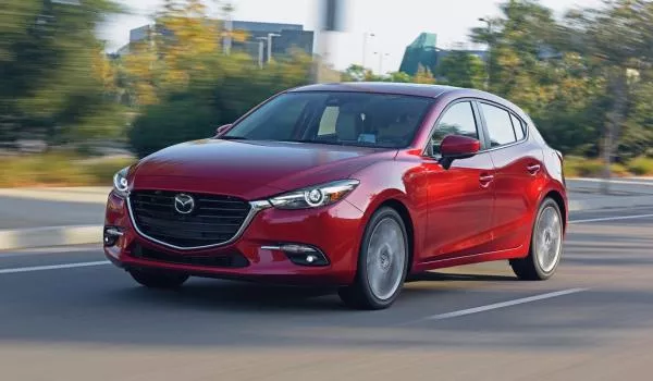 angular front of the 2018 Mazda 3