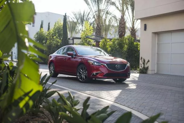 angular front of the 2017.5 Mazda 6