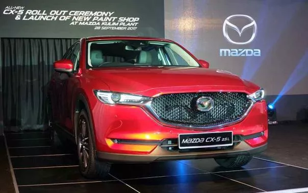 angular front of the all-new Mazda CX-5 2017