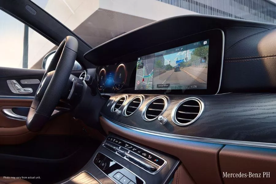 A closer look at the 2022 E-Class' dashboard.