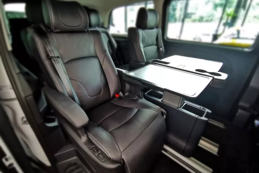 A picture of the interior of the V-Class with Luxury Seats