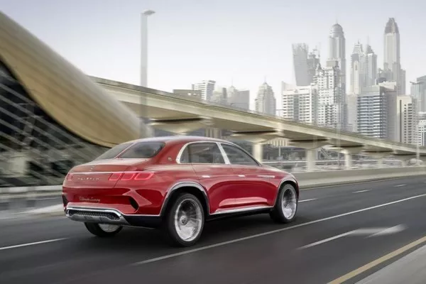 Vision Mercedes-Maybach Ultimate Luxury concept on the road