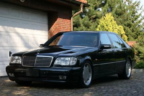 A picture of the S-Class W140